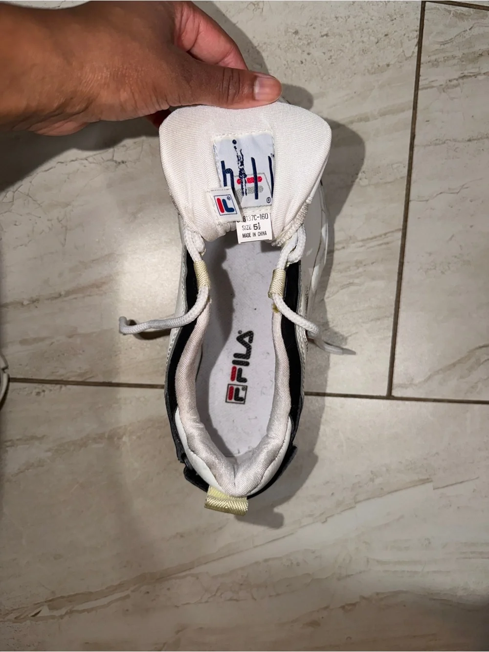 VINTAGE VERY OLD FILA White and Black Chunky Sneakers